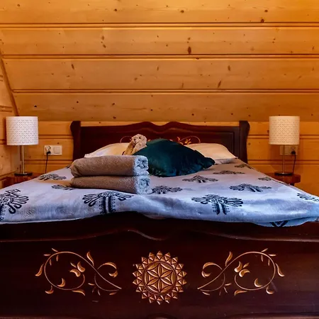 Dream House Z Basenem I Jacuzzi Alpesi faház *